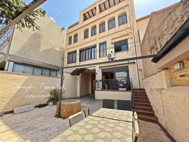 10 soveværelse Byhus til salg i Sant Quintí de Mediona med garage - € 400.000 (Ref: 9095059)