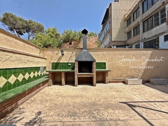 10 bedroom Townhouse for sale in Sant Quintí de Mediona with garage - € 400,000 (Ref: 9095059)