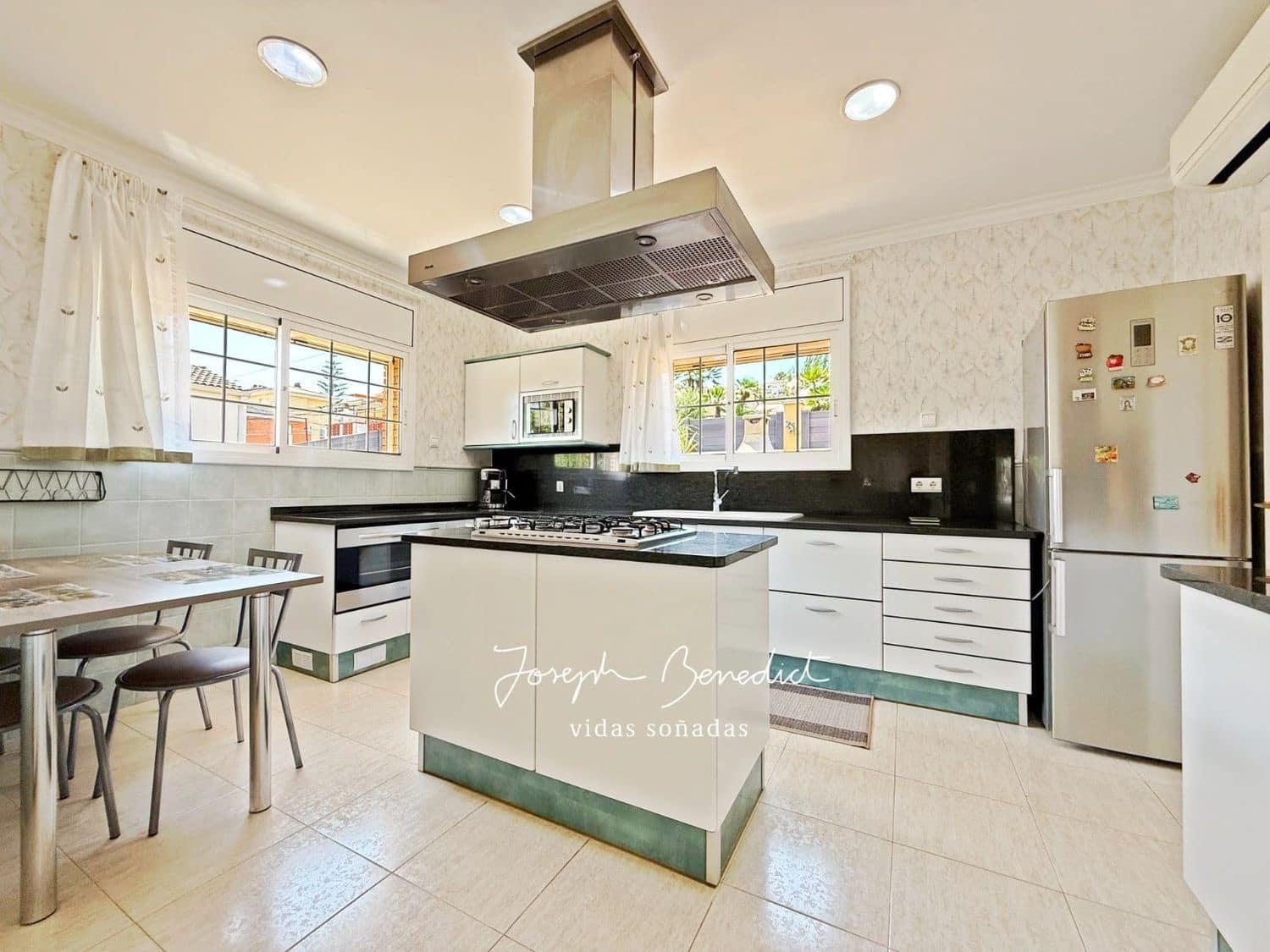 6 soveværelse Villa til salg i Segur de Calafell med swimmingpool garage - € 590.000 (Ref: 9106309)