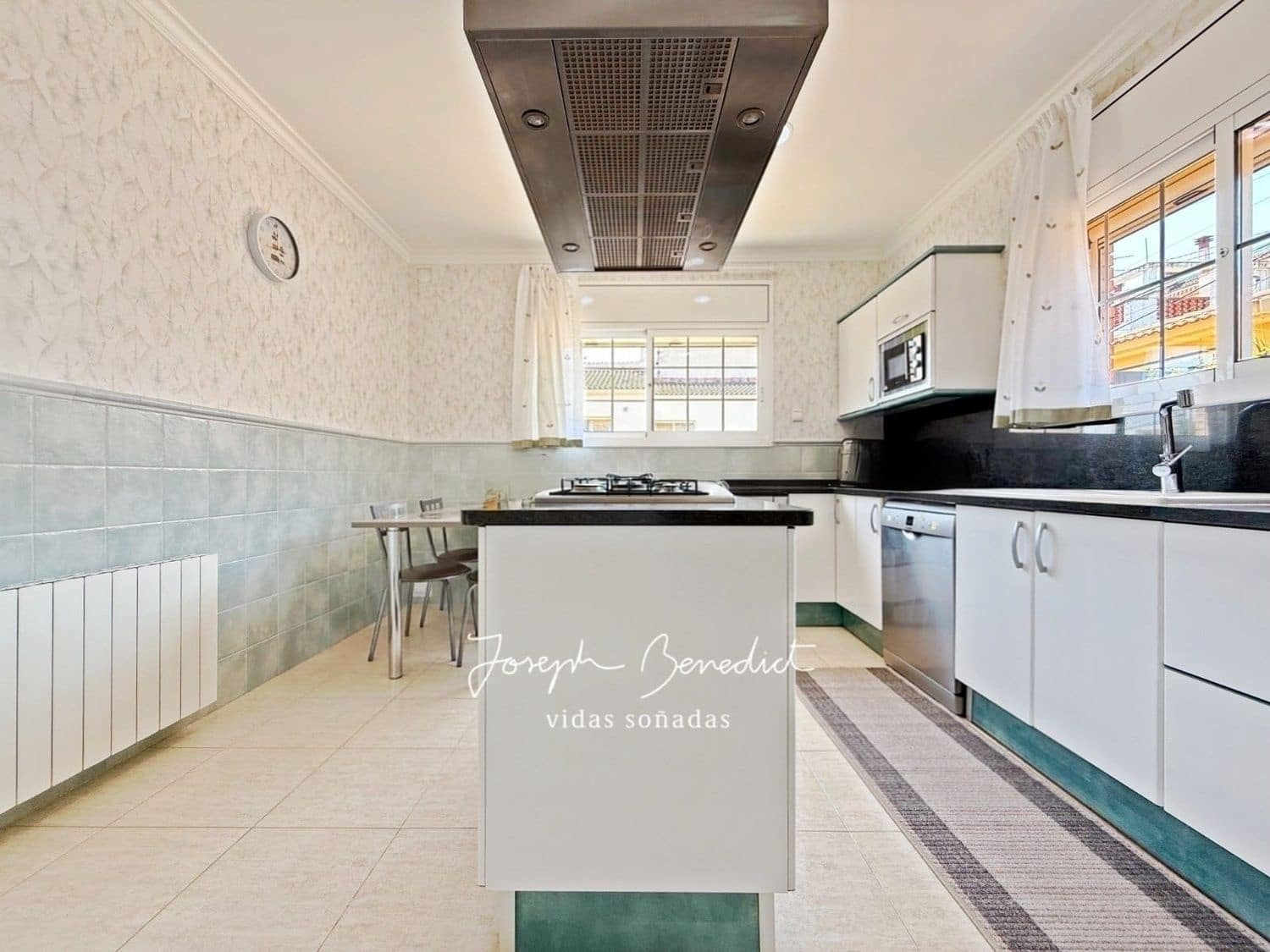 6 soveværelse Villa til salg i Segur de Calafell med swimmingpool garage - € 590.000 (Ref: 9106309)