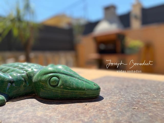 6 bedroom Villa for sale in Segur de Calafell, Calafell with pool garage - € 590,000 (Ref: 9106309)