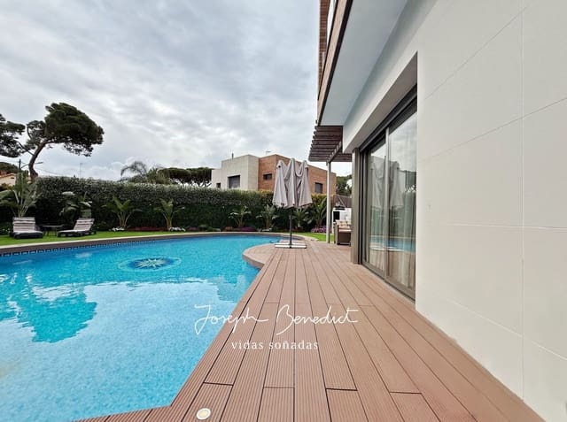 5 sypialnia Willa na sprzedaż w Castelldefels z basenem garażem - 2 590 000 € (Ref: 9108307)