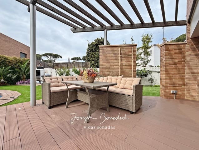 5 sypialnia Willa na sprzedaż w Castelldefels z basenem garażem - 2 590 000 € (Ref: 9108307)