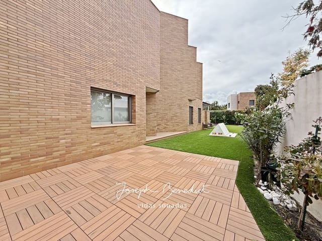 5 sypialnia Willa na sprzedaż w Castelldefels z basenem garażem - 2 590 000 € (Ref: 9108307)