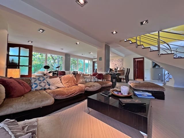 5 soveværelse Villa til salg i Castelldefels med swimmingpool garage - € 1.190.000 (Ref: 9116586)