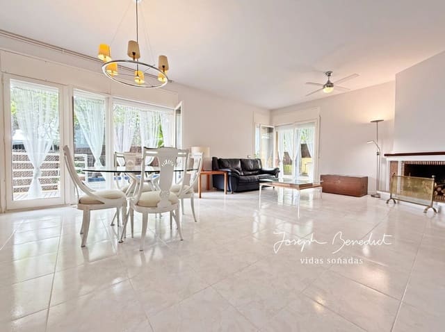 3 soveværelse Villa til salg i Castelldefels med garage - € 775.000 (Ref: 9228253)