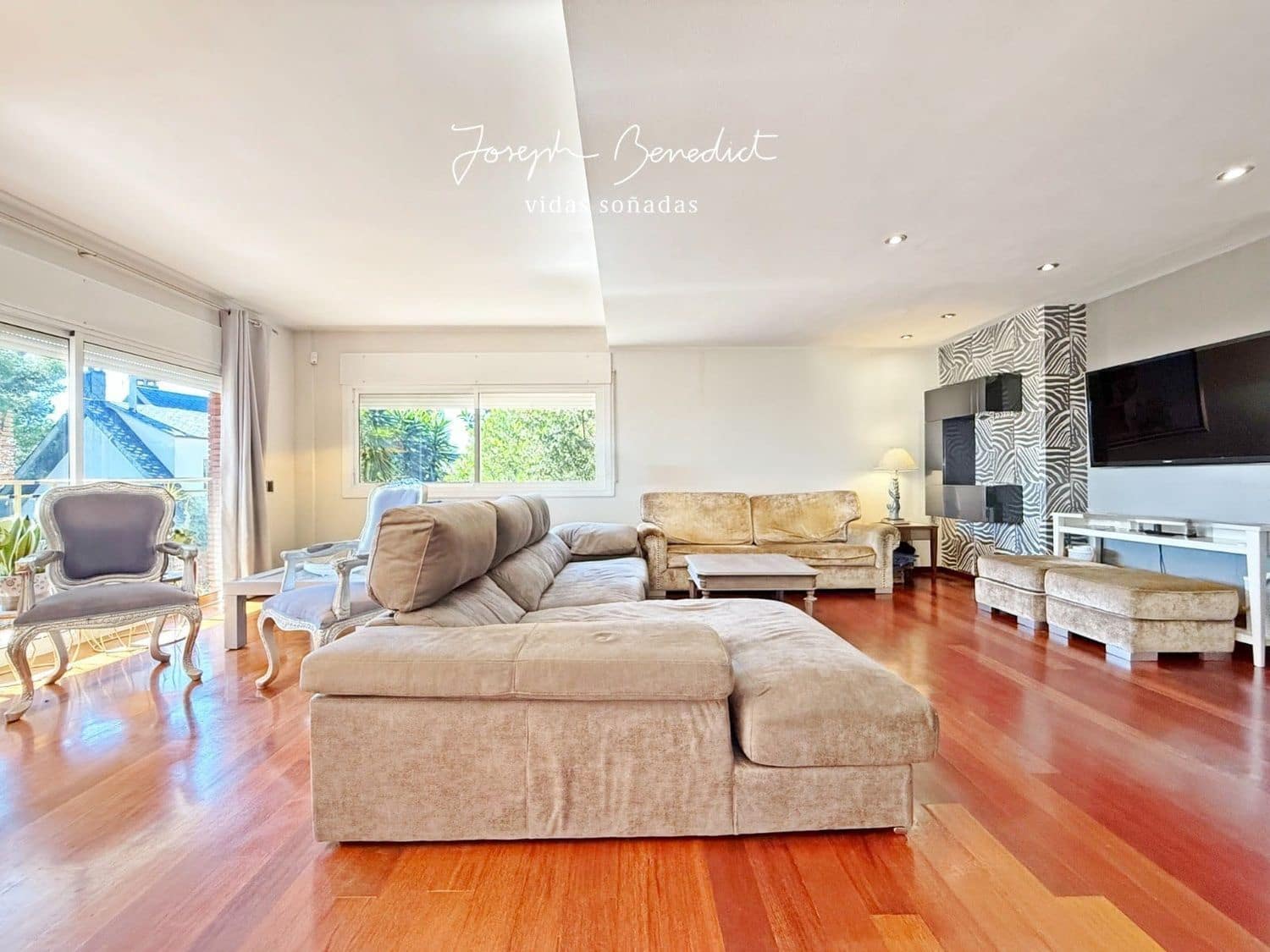 8 quarto Moradia para venda em Castelldefels com piscina garagem - 1 445 000 € (Ref: 9275660)