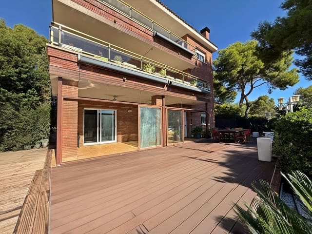 8 soverom Villa til salgs i Castelldefels med svømmebasseng garasje - € 1 445 000 (Ref: 9275660)