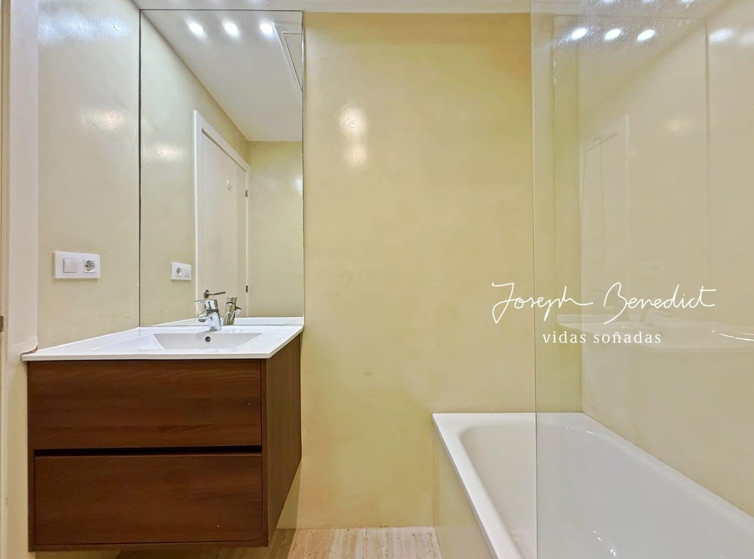 2 sypialnia Apartament na sprzedaż w Miasto Barcelona z garażem - 590 000 € (Ref: 9308241)