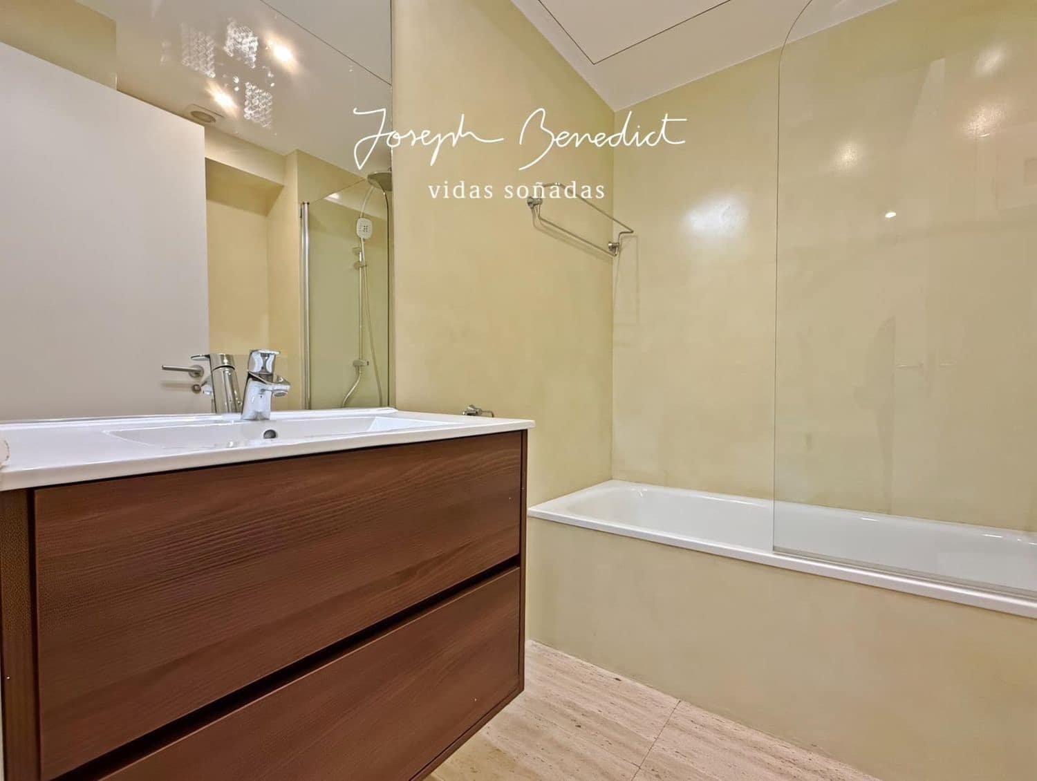 2 sypialnia Apartament na sprzedaż w Miasto Barcelona z garażem - 590 000 € (Ref: 9308241)