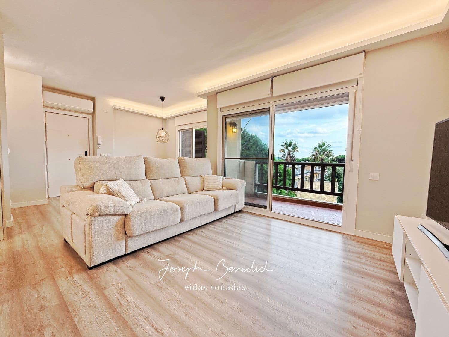 3 Zimmer Apartment zu vermieten in Castelldefels mit Pool Garage - 2.500 € (Ref: 9335644)