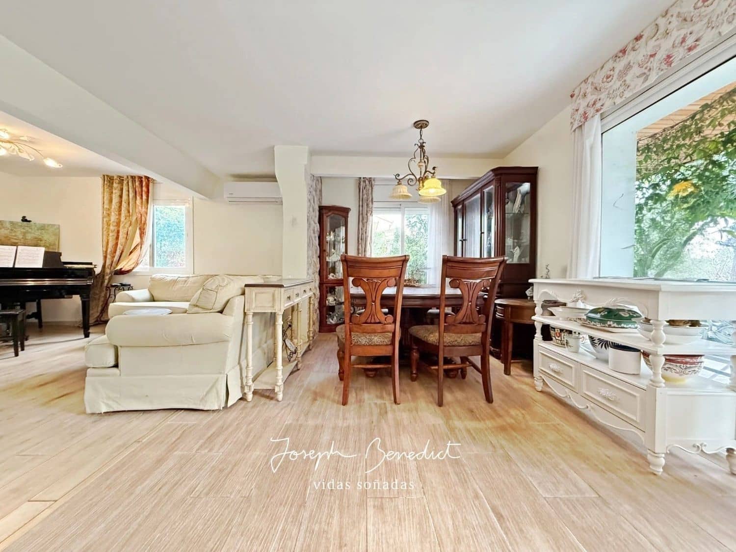 6 bedroom Villa for sale in Castelldefels with pool garage - € 1,150,000 (Ref: 9400403)