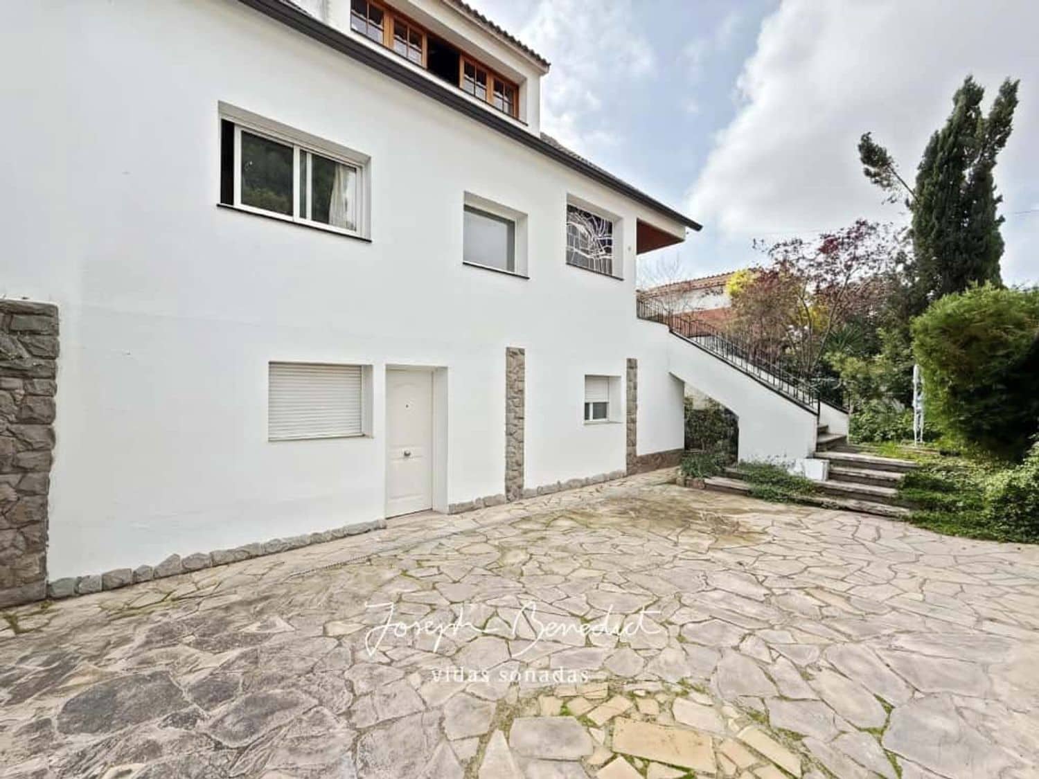 6 bedroom Villa for sale in Castelldefels with pool garage - € 1,150,000 (Ref: 9400403)