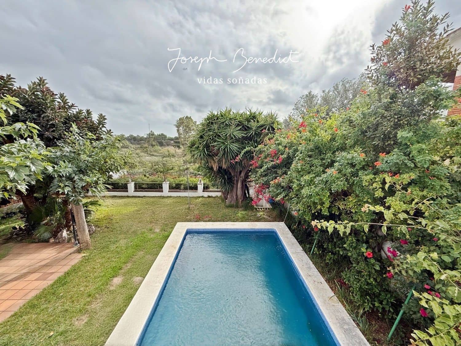 6 bedroom Villa for sale in Castelldefels with pool garage - € 1,150,000 (Ref: 9400403)