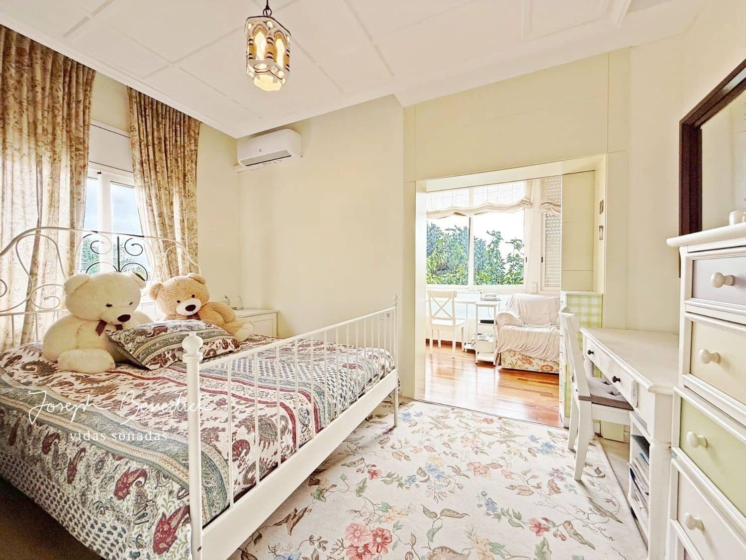 6 bedroom Villa for sale in Castelldefels with pool garage - € 1,150,000 (Ref: 9400403)