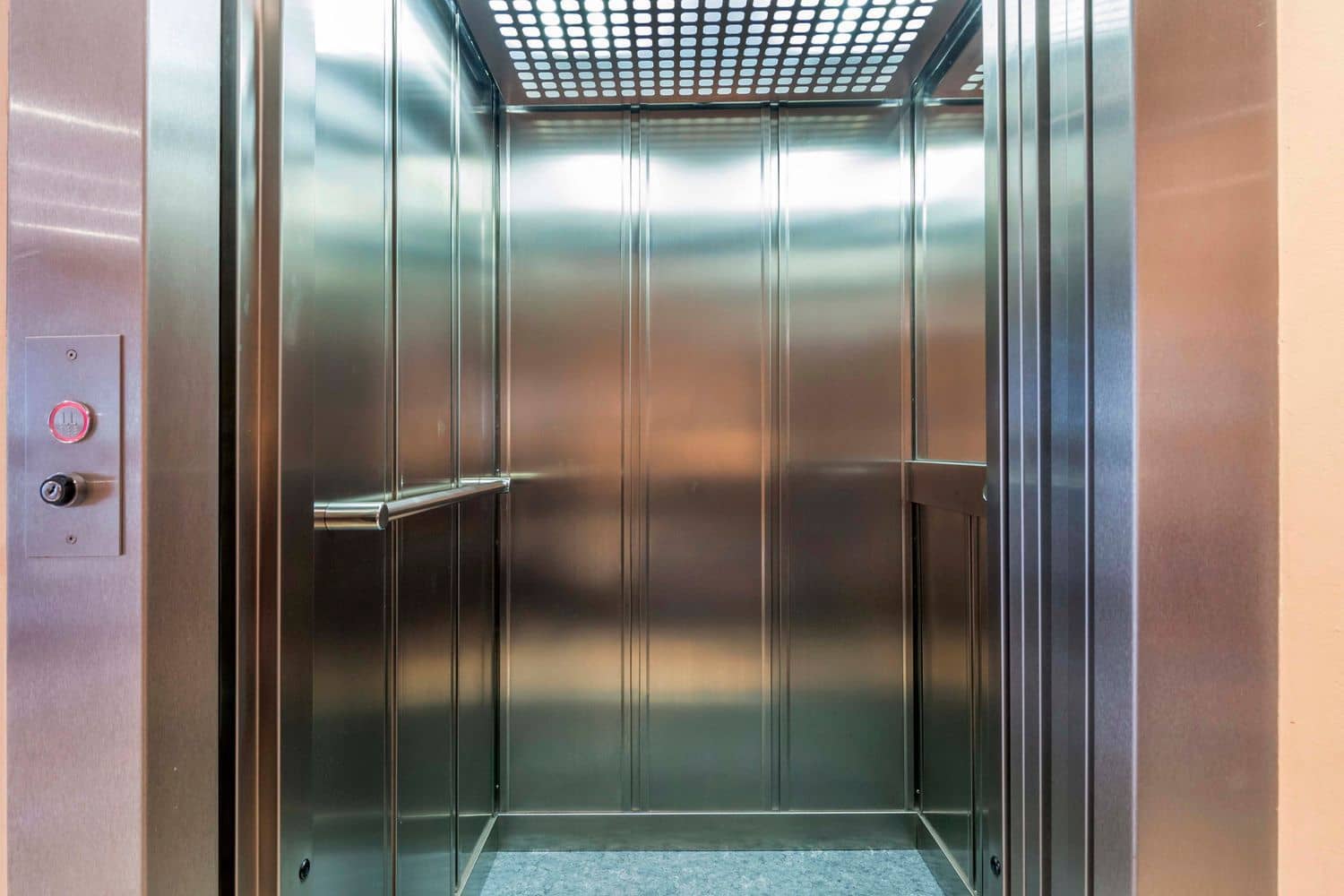 8 bedroom Villa for sale in Castelldefels with pool garage - € 1,900,000 (Ref: 9413636)