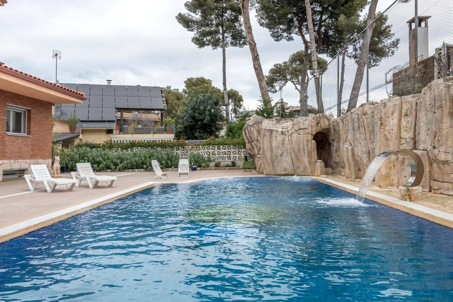 8 bedroom Villa for sale in Castelldefels with pool garage - € 1,900,000 (Ref: 9413636)