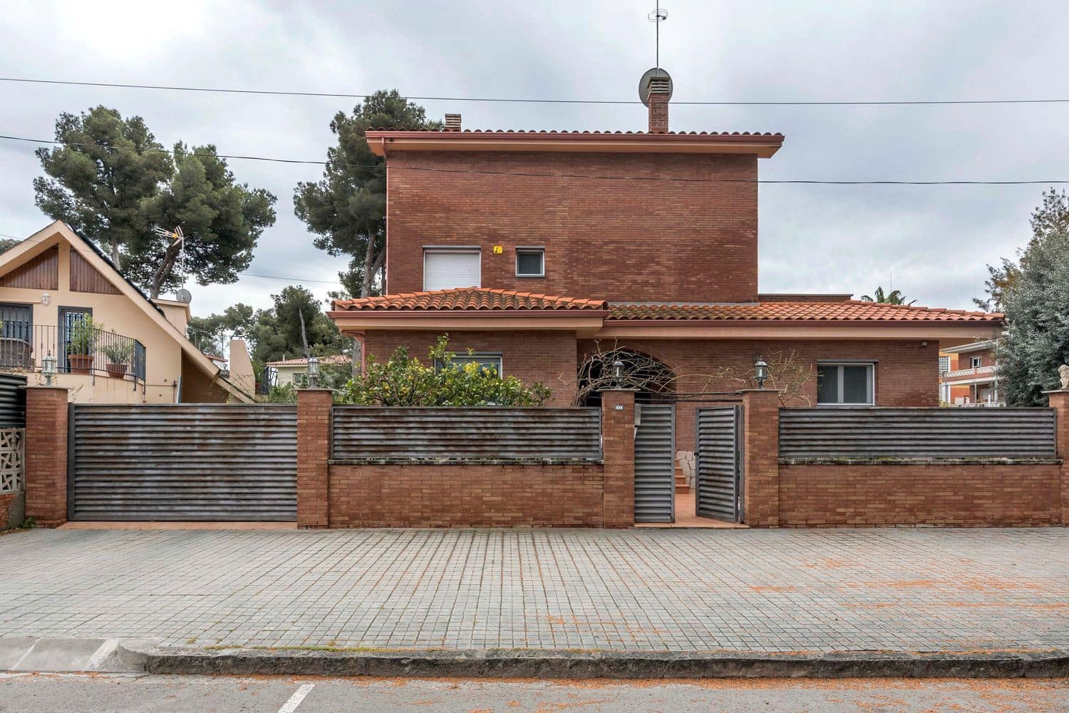 8 bedroom Villa for sale in Castelldefels with pool garage - € 1,900,000 (Ref: 9413636)