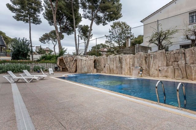 8 soverom Villa til salgs i Castelldefels med svømmebasseng garasje - € 1 900 000 (Ref: 9413636)