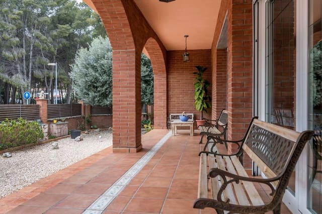 8 soverom Villa til salgs i Castelldefels med svømmebasseng garasje - € 1 900 000 (Ref: 9413636)