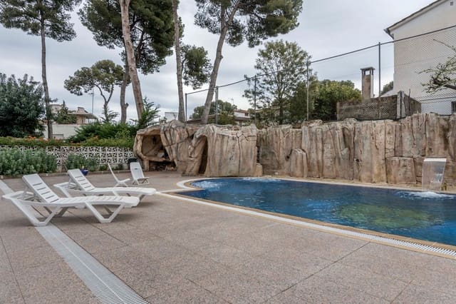 8 soverom Villa til salgs i Castelldefels med svømmebasseng garasje - € 1 900 000 (Ref: 9413636)