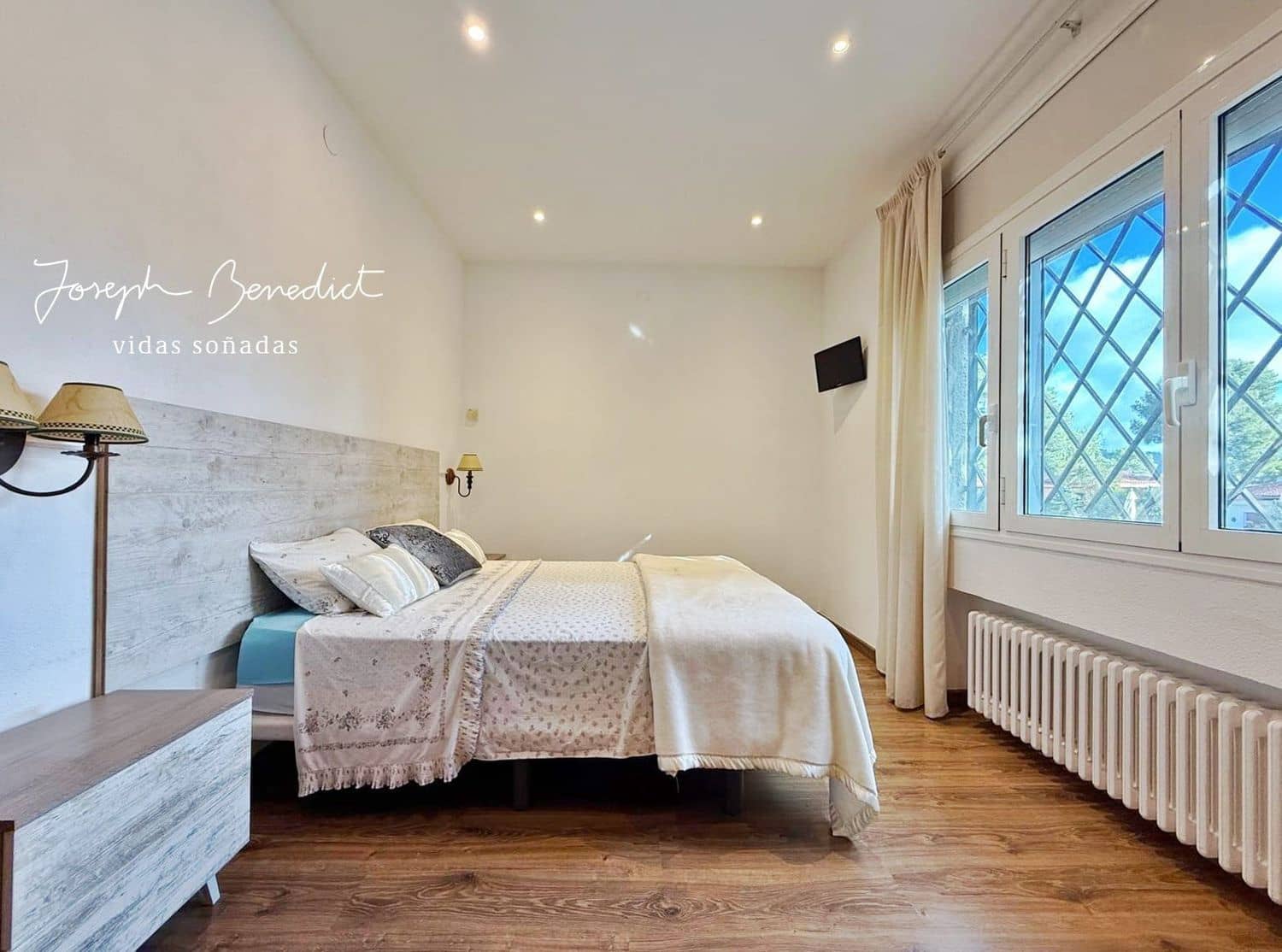 4 bedroom Villa for sale in Begues with pool garage - € 620,000 (Ref: 9494409)