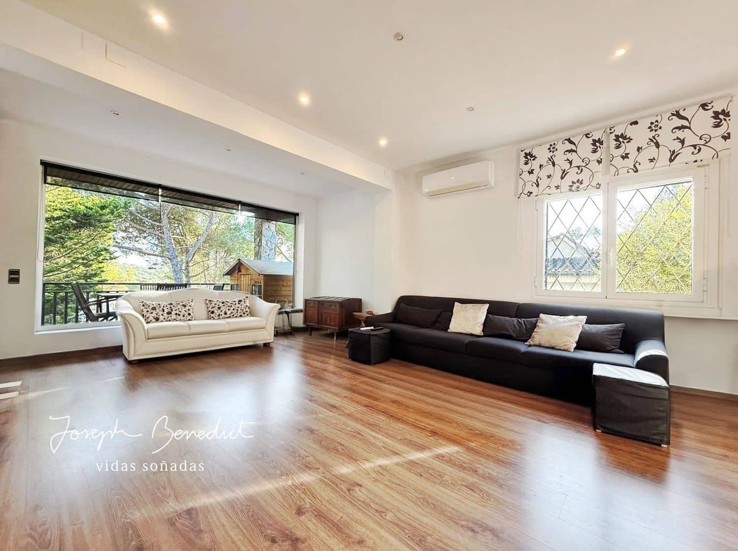 4 bedroom Villa for sale in Begues with pool garage - € 620,000 (Ref: 9494409)