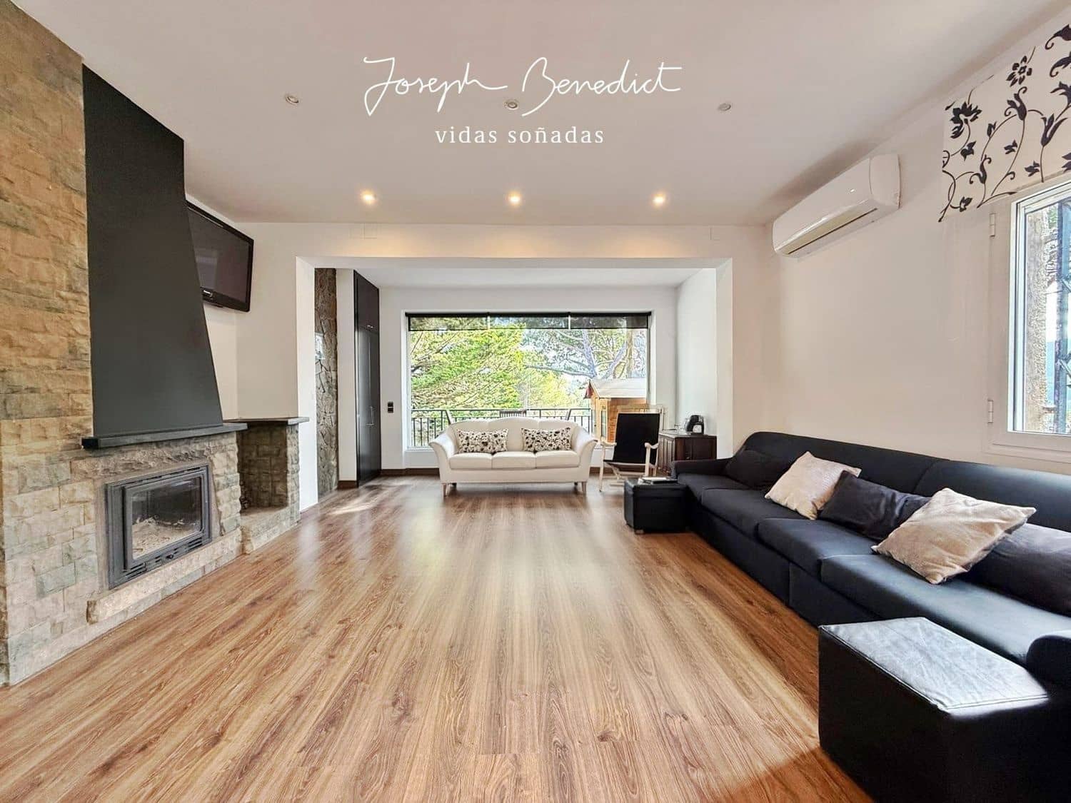 4 bedroom Villa for sale in Begues with pool garage - € 620,000 (Ref: 9494409)