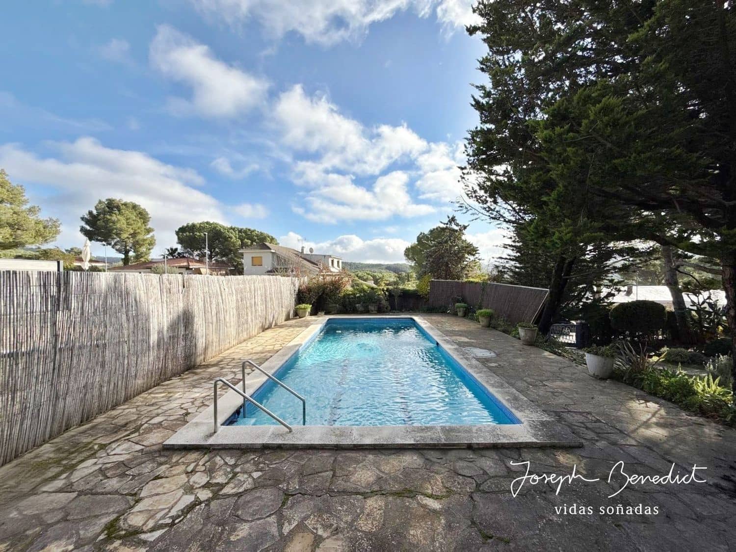 4 bedroom Villa for sale in Begues with pool garage - € 620,000 (Ref: 9494409)