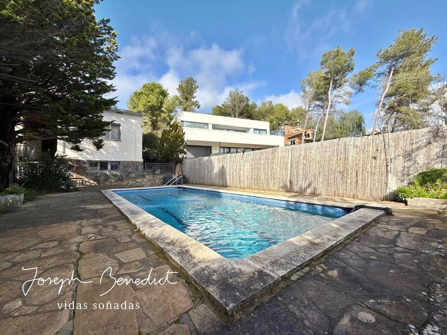 4 bedroom Villa for sale in Begues with pool garage - € 620,000 (Ref: 9494409)