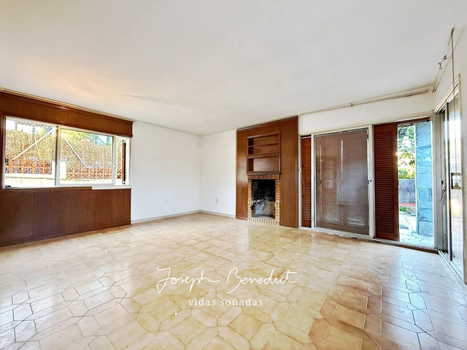 4 bedroom Villa for sale in Castelldefels with pool garage - € 690,000 (Ref: 9512108)