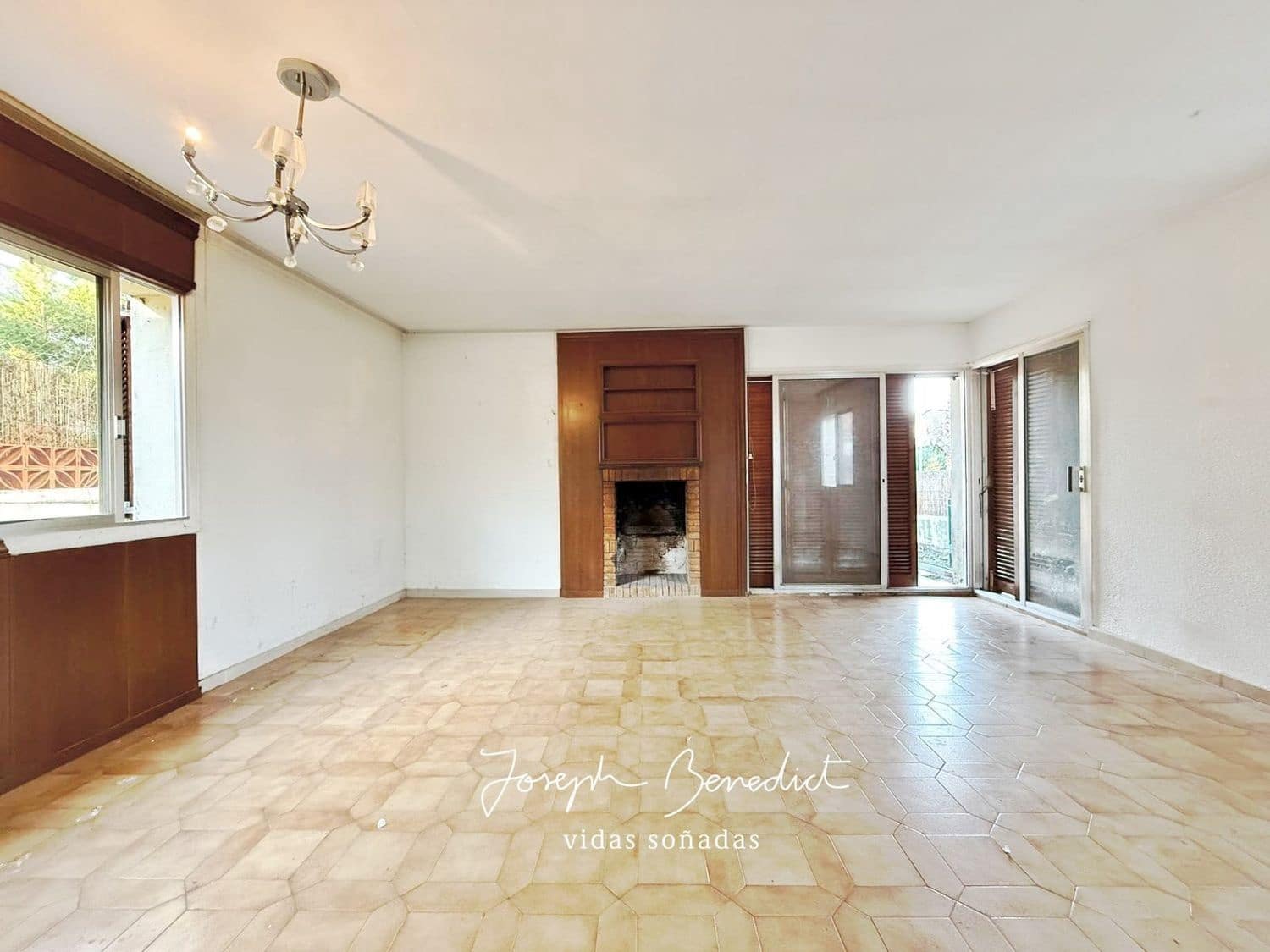 4 bedroom Villa for sale in Castelldefels with pool garage - € 690,000 (Ref: 9512108)