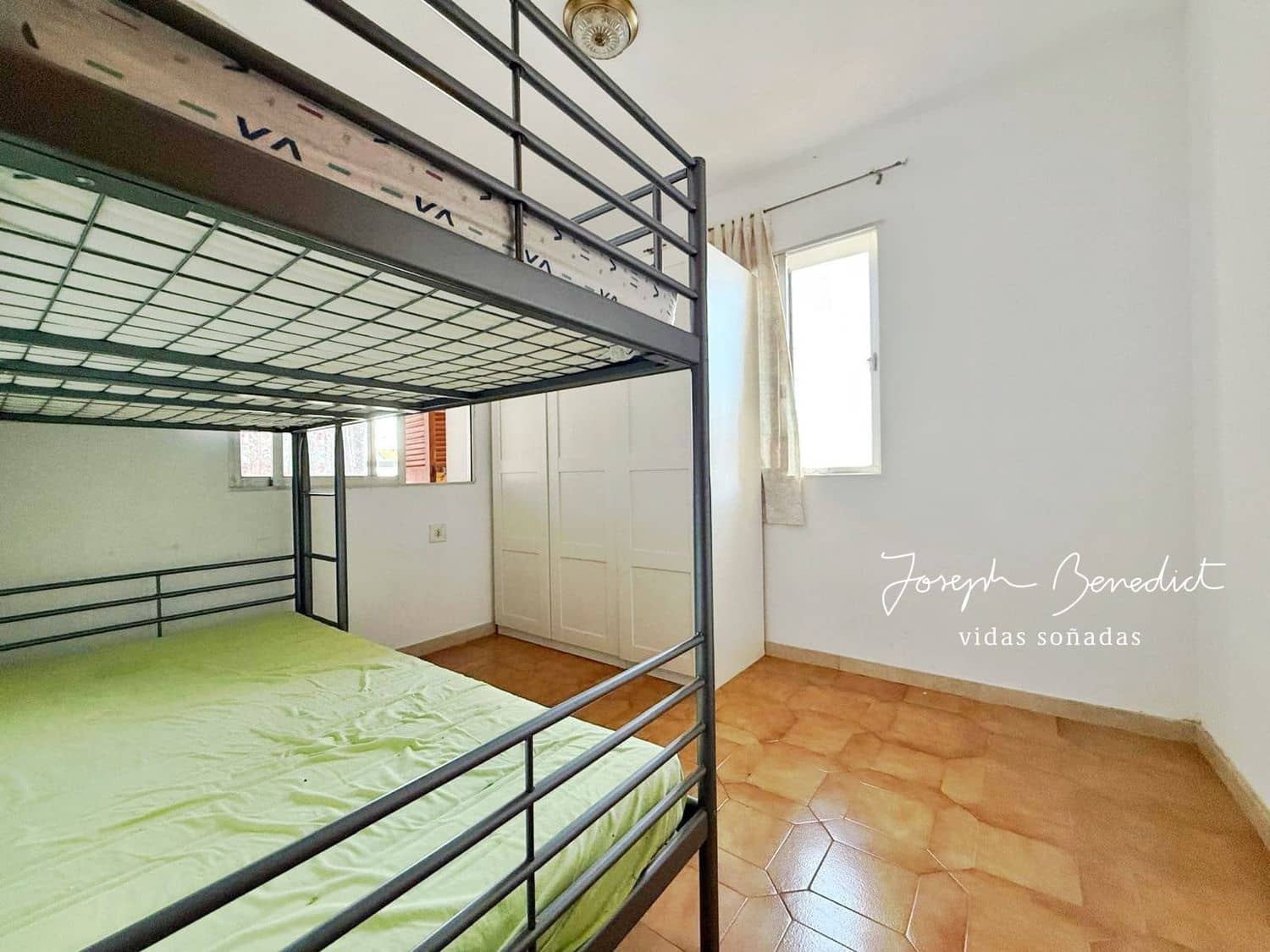 4 bedroom Villa for sale in Castelldefels with pool garage - € 690,000 (Ref: 9512108)