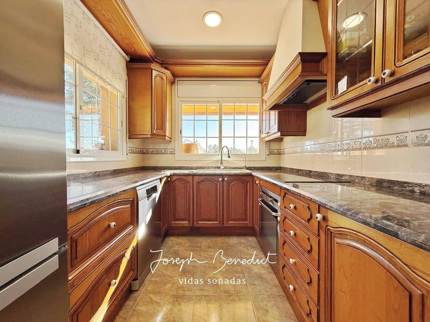 4 soveværelse Villa til salg i Begues med swimmingpool garage - € 565.000 (Ref: 9547385)