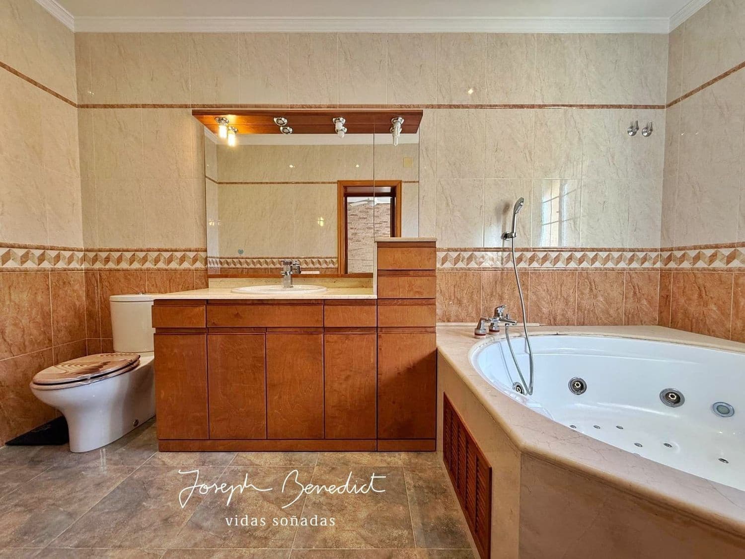 4 soveværelse Villa til salg i Begues med swimmingpool garage - € 565.000 (Ref: 9547385)