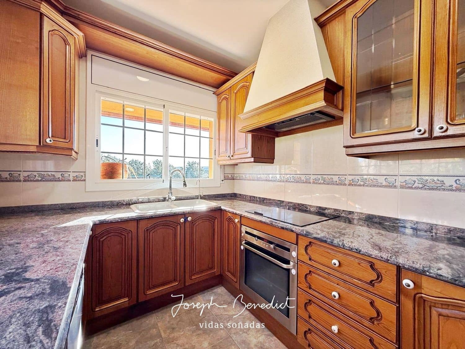 4 soveværelse Villa til salg i Begues med swimmingpool garage - € 565.000 (Ref: 9547385)