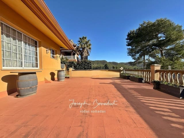 4 soveværelse Villa til salg i Begues med swimmingpool garage - € 565.000 (Ref: 9547385)