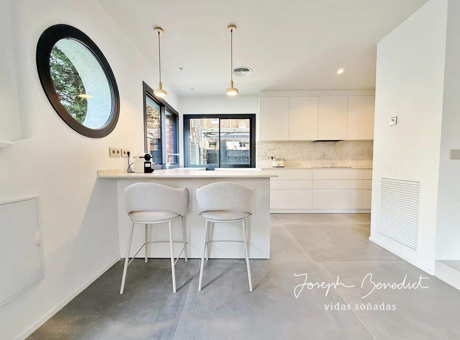 3 soveværelse Byhus til salg i Gava med swimmingpool garage - € 1.280.000 (Ref: 9554372)