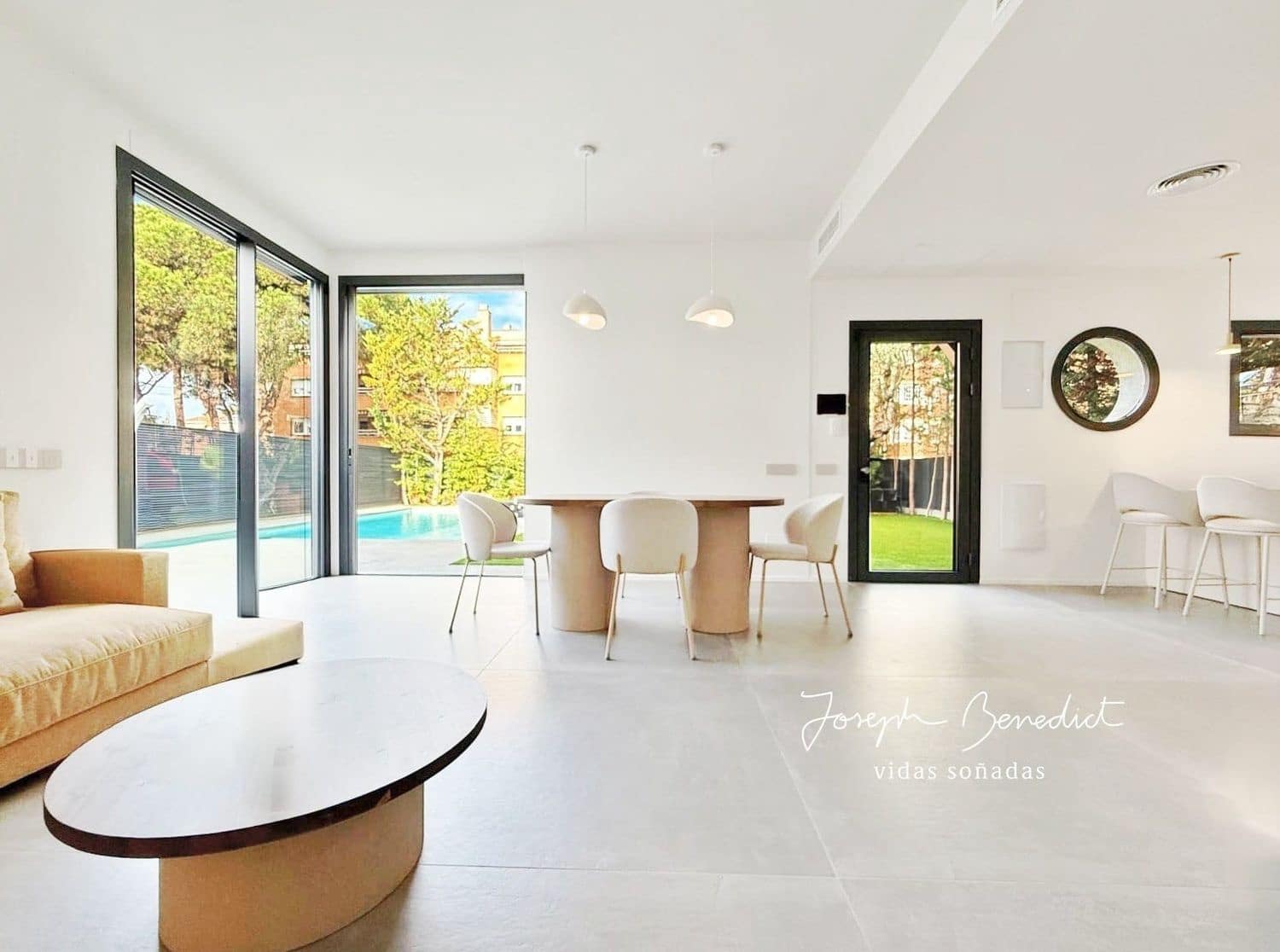 3 soveværelse Byhus til salg i Gava med swimmingpool garage - € 1.280.000 (Ref: 9554372)