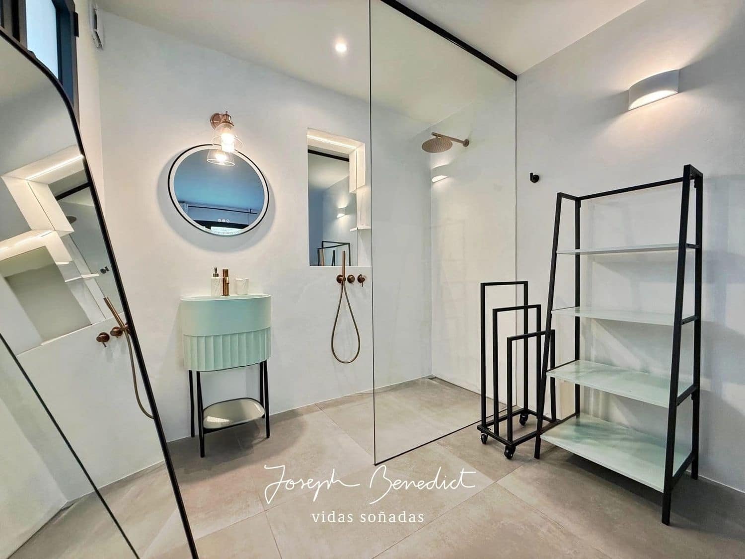 3 soveværelse Byhus til salg i Gava med swimmingpool garage - € 1.280.000 (Ref: 9554372)