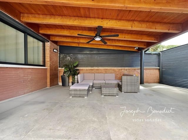 3 soveværelse Byhus til salg i Gavà med swimmingpool garage - € 1.280.000 (Ref: 9554372)