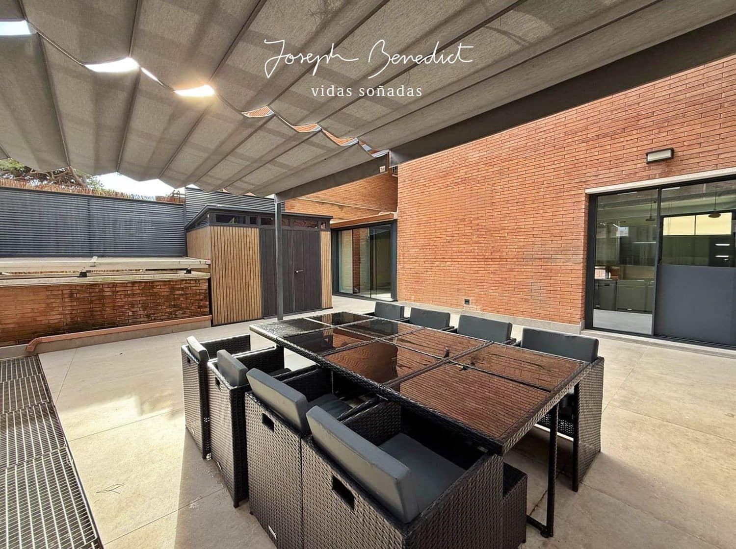 3 soveværelse Byhus til salg i Gava med swimmingpool garage - € 1.280.000 (Ref: 9554372)