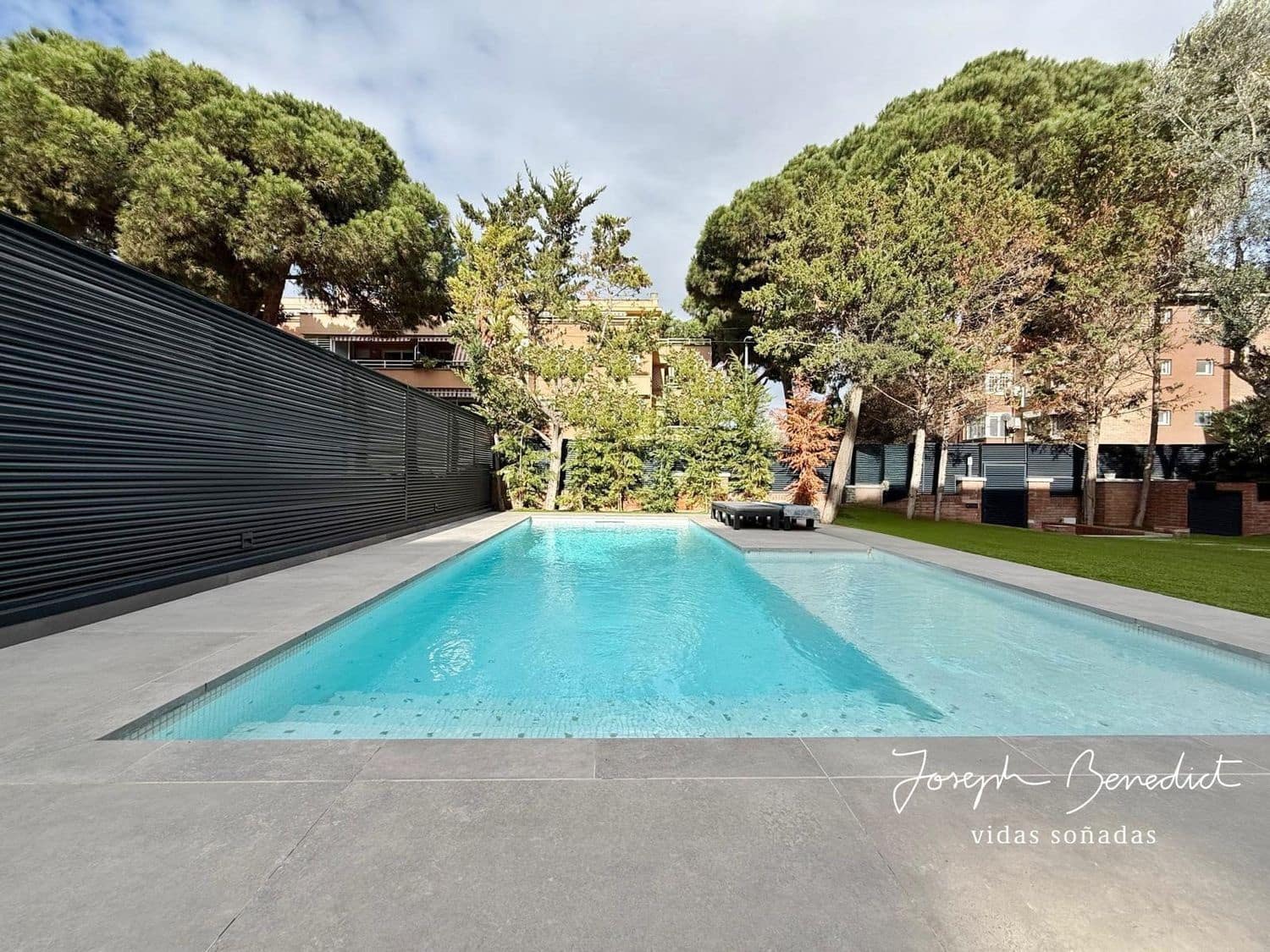 3 soveværelse Byhus til salg i Gava med swimmingpool garage - € 1.280.000 (Ref: 9554372)