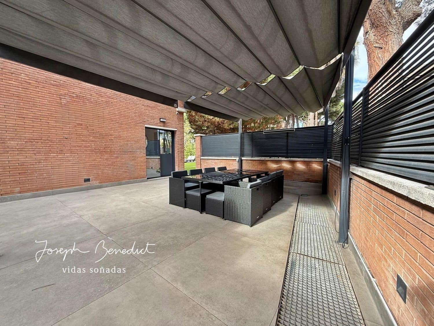 3 soveværelse Byhus til salg i Gava med swimmingpool garage - € 1.280.000 (Ref: 9554372)