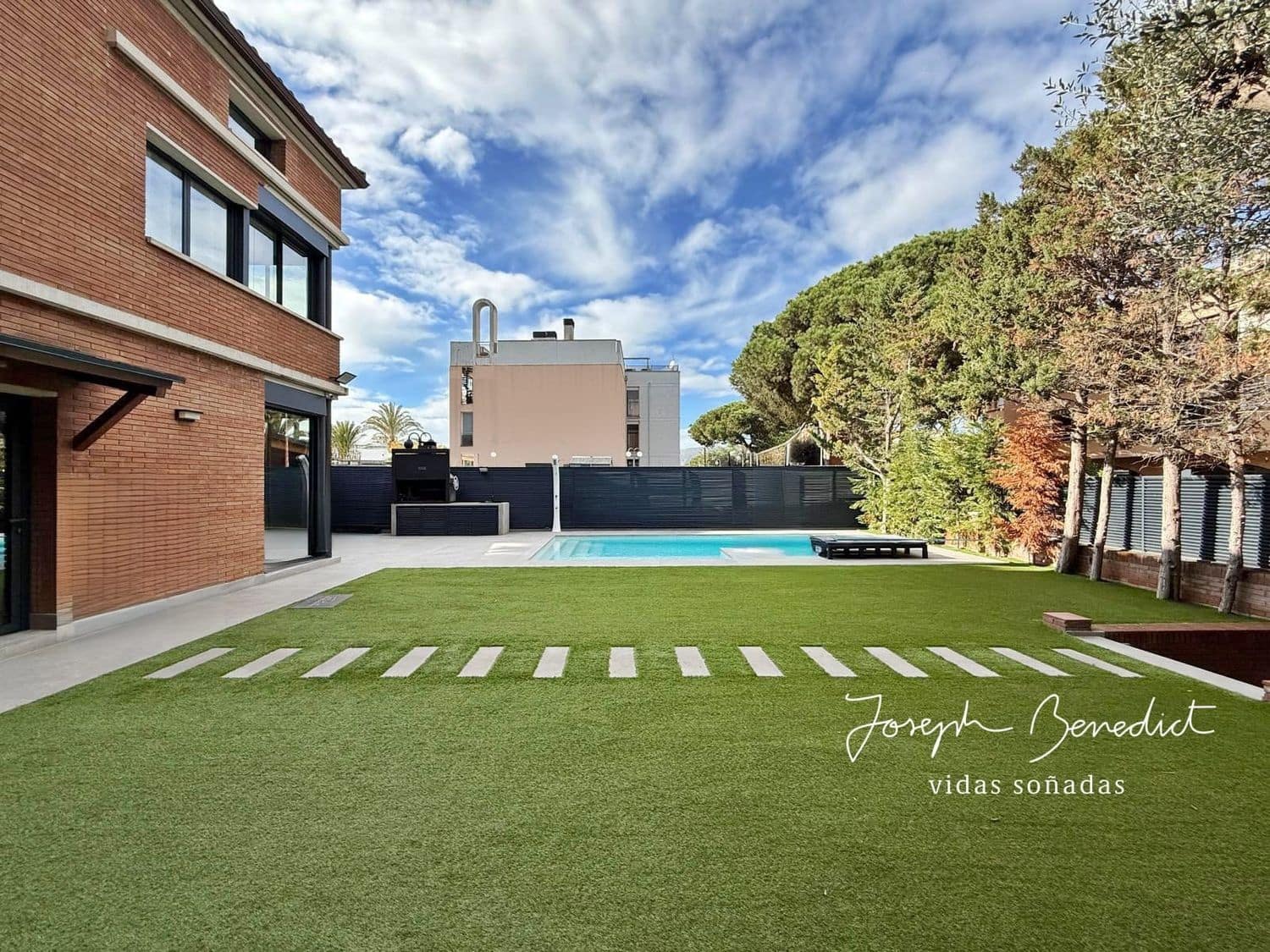 3 soveværelse Byhus til salg i Gava med swimmingpool garage - € 1.280.000 (Ref: 9554372)