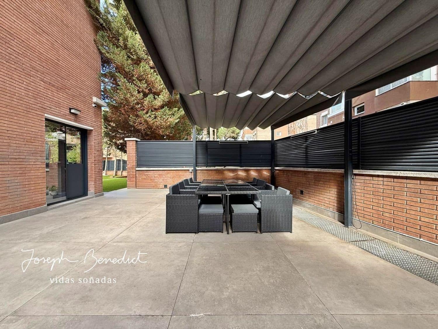 3 soveværelse Byhus til salg i Gava med swimmingpool garage - € 1.280.000 (Ref: 9554372)