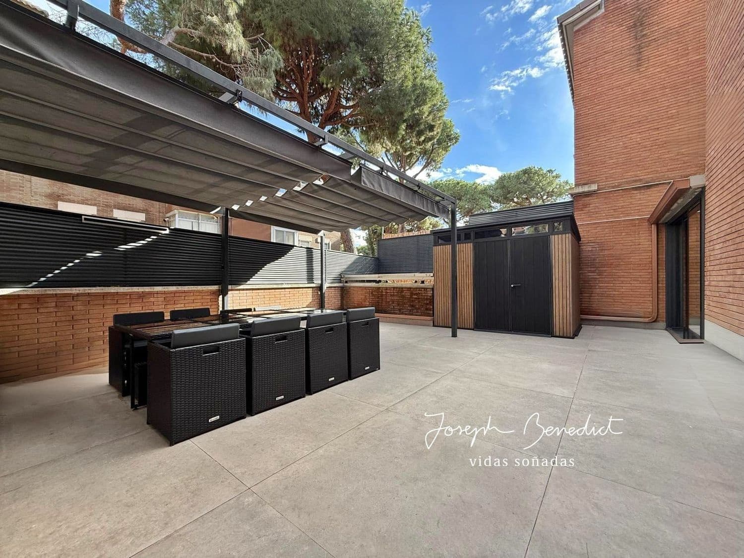 3 soveværelse Byhus til salg i Gava med swimmingpool garage - € 1.280.000 (Ref: 9554372)