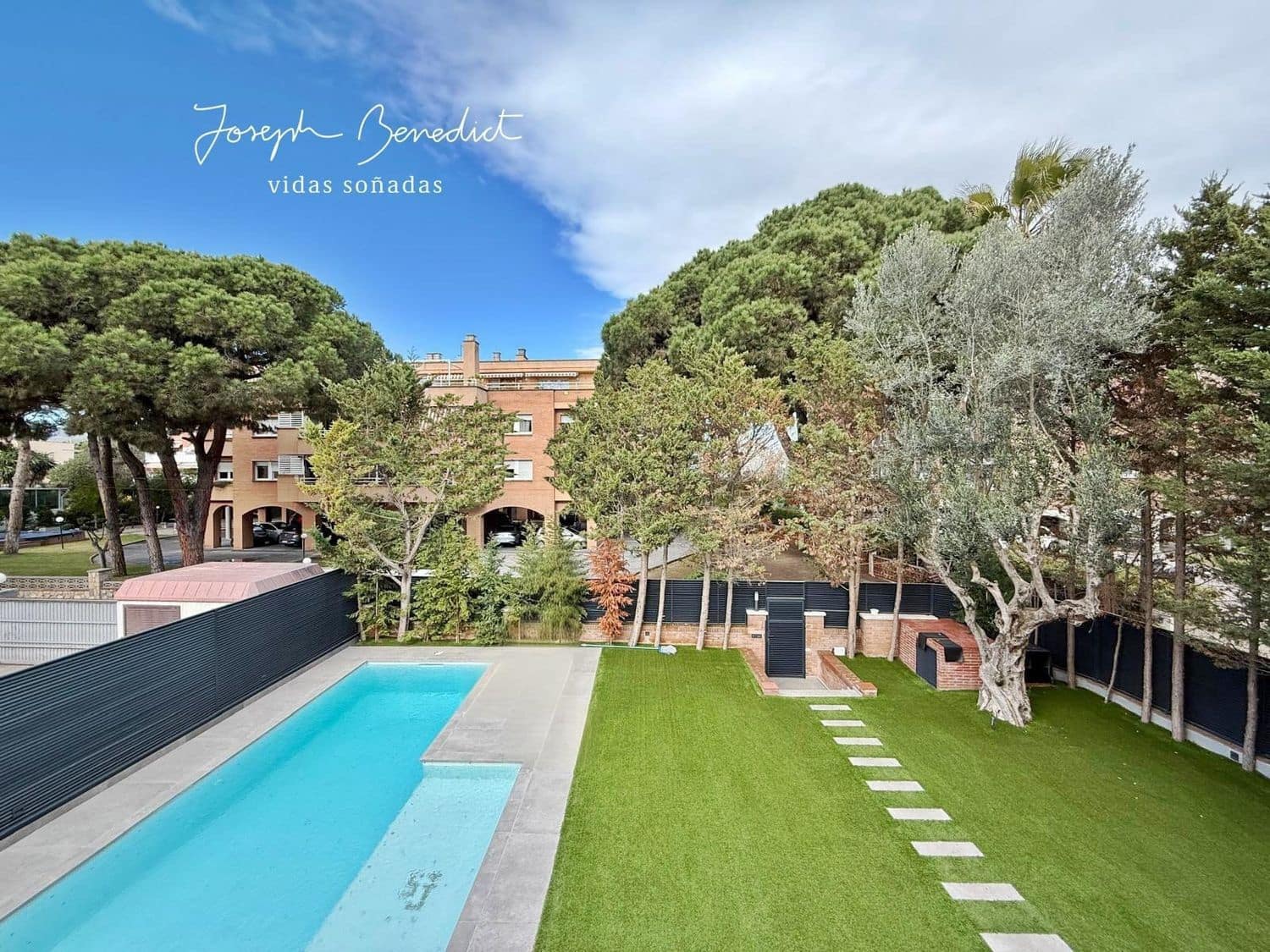 3 soveværelse Byhus til salg i Gava med swimmingpool garage - € 1.280.000 (Ref: 9554372)