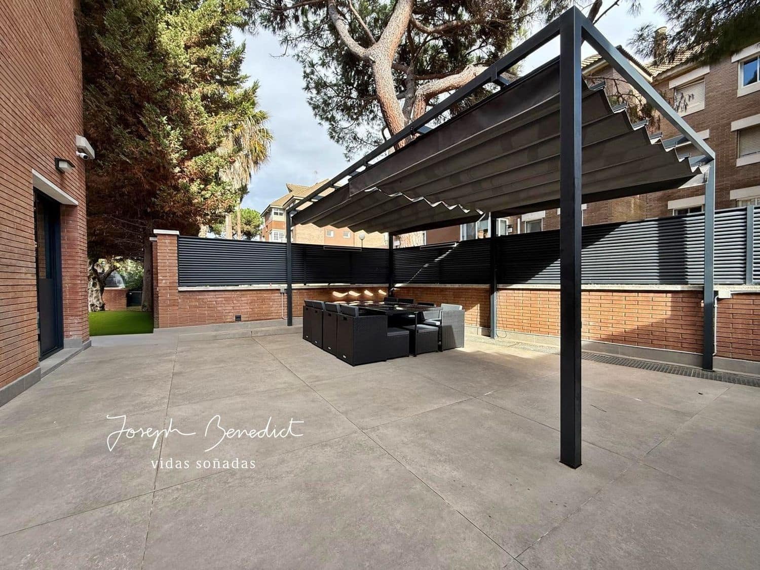 3 soveværelse Byhus til salg i Gava med swimmingpool garage - € 1.280.000 (Ref: 9554372)