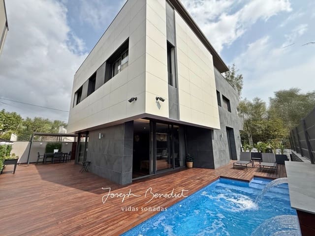 5 slaapkamer Villa te huur in Castelldefels met zwembad garage - € 8.900 (Ref: 9554373)